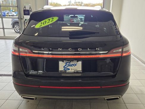 Used 2022 Lincoln Nautilus Reserve image 12