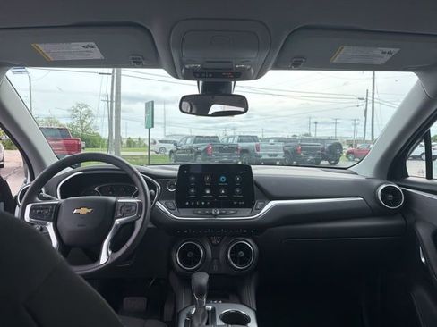 Used 2024 Chevrolet Blazer LT w/ Convenience Package FWD image 23