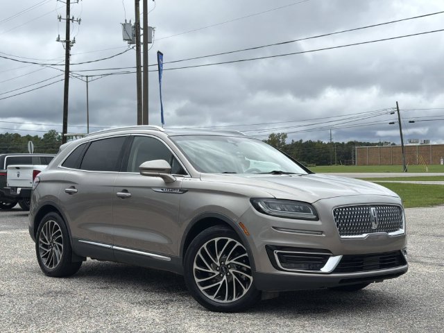 Used 2019 Lincoln Nautilus Reserve w/ Driver Assistance Package FWD image 2
