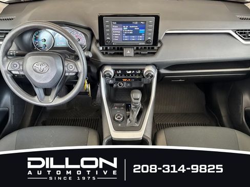 Used 2022 Toyota RAV4 LE AWD/4WD image 5