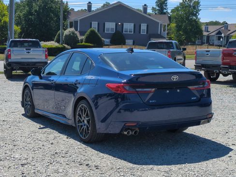 Used 2025 Toyota Camry XSE FWD image 8