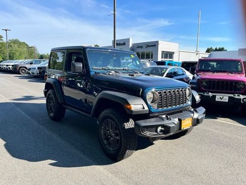 Certified 2025 Jeep Wrangler Sport AWD/4WD image 3