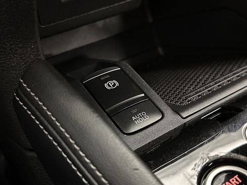 Used 2024 Nissan Kicks SR image 18