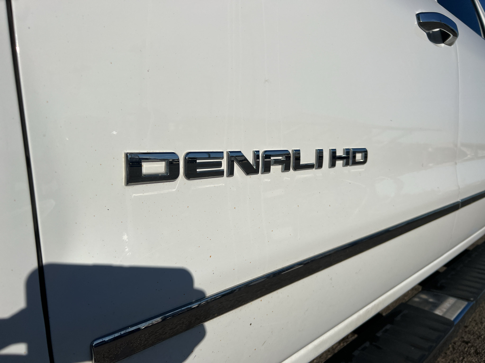 Used 2017 GMC Sierra 2500 Denali w/ Duramax Plus Package AWD/4WD image 9