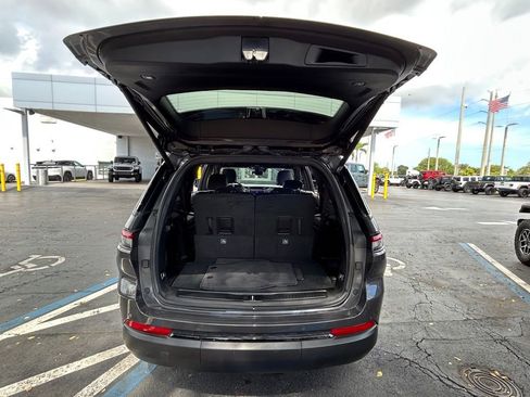 Used 2025 Jeep Grand Cherokee L Limited w/ Luxury Tech Group II image 53