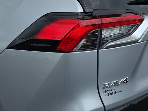 Used 2025 Toyota RAV4 XSE AWD/4WD image 34