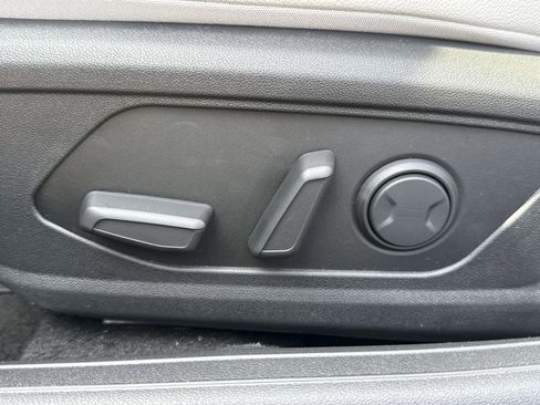 New 2026 Hyundai Elantra Limited FWD image 14
