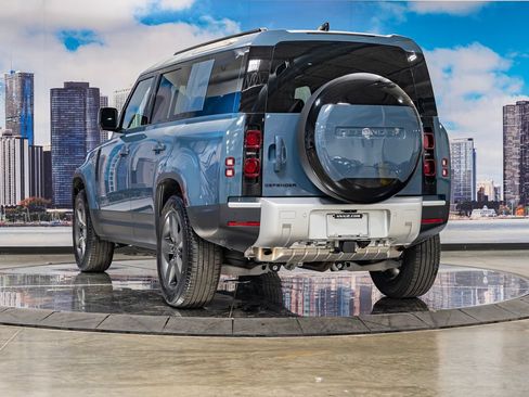 Used 2025 Land Rover Defender 110 S AWD/4WD image 9