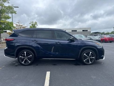 Used 2021 Toyota Highlander XSE AWD/4WD image 6