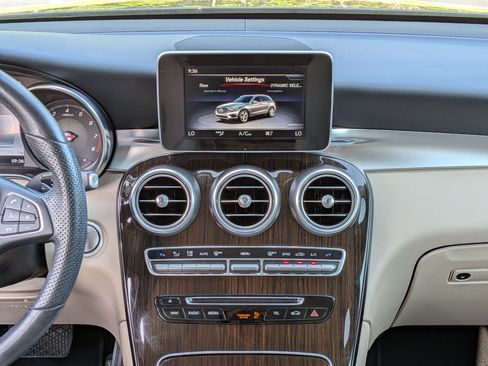 Used 2019 Mercedes-Benz GLC 300 image 32