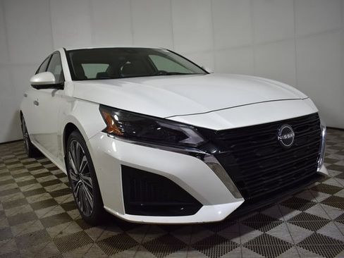 Certified 2023 Nissan Altima 2.5 SL image 3