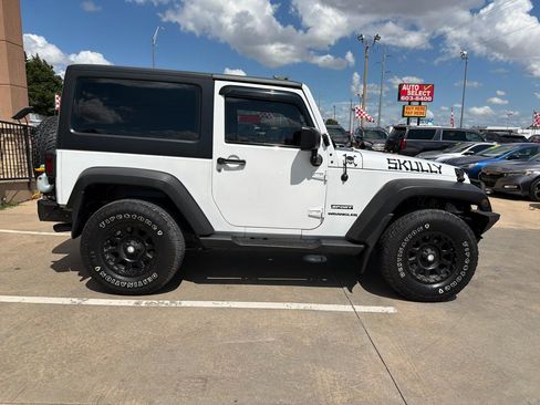 Used 2015 Jeep Wrangler Sport AWD/4WD image 4