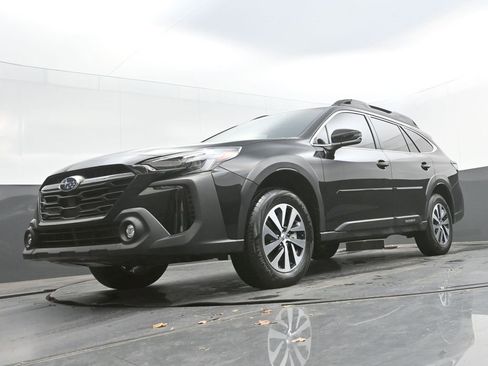 Used 2024 Subaru Outback Premium image 27