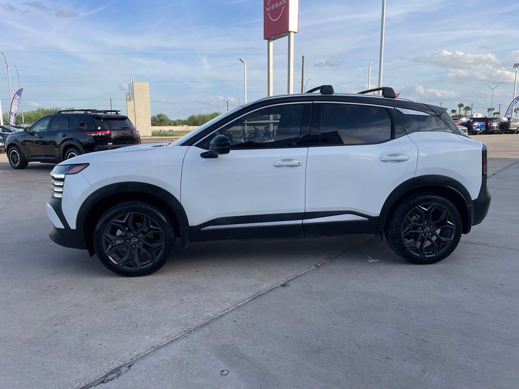 Certified 2025 Nissan Kicks SR w/ SR Premium Package AWD/4WD image 4