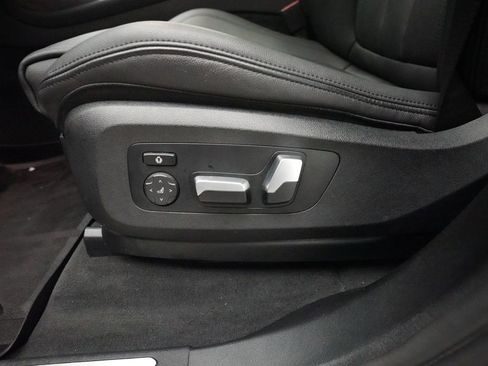 Used 2022 BMW X7 xDrive40i w/ Premium Package AWD/4WD image 29