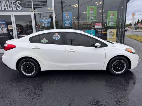 Used 2016 Kia Forte LX w/ LX Popular Package FWD image 5