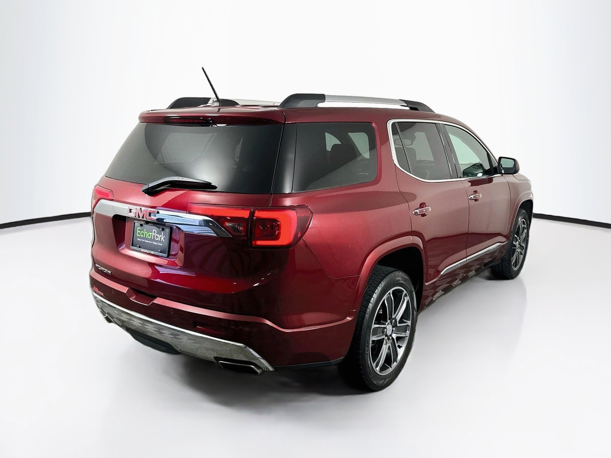 Used 2018 GMC Acadia Denali w/ Technology Package FWD image 9