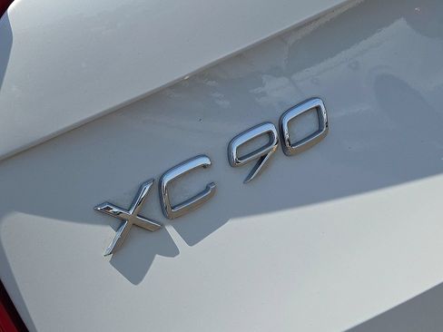 Used 2023 Volvo XC90 B6 Plus w/ Protection Package Premier AWD/4WD image 12