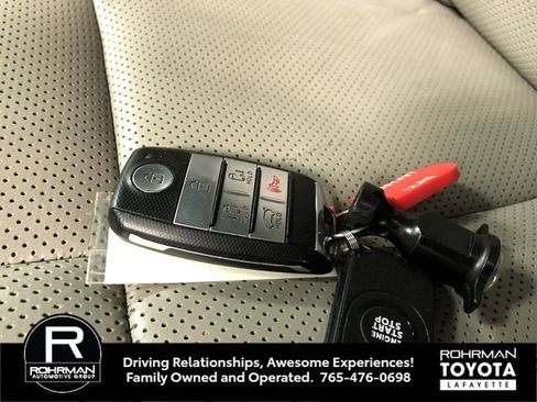 Used 2016 Kia Sedona SX image 32