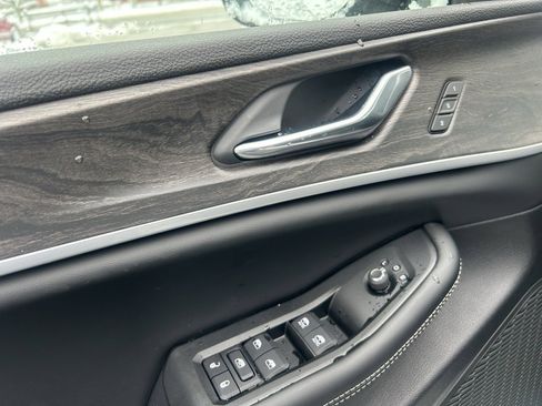 New 2025 Jeep Grand Cherokee L Limited w/ Black Appearance Package image 12