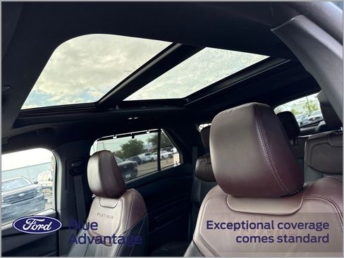 Used 2023 Ford Explorer Platinum w/ Technology Package image 4