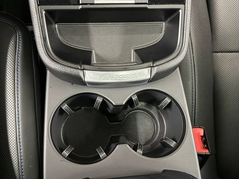 Certified 2026 Porsche Macan AWD/4WD image 23