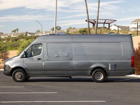 Used 2021 Mercedes-Benz Sprinter 4500 w/ Parking Package image 9