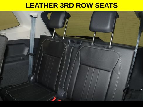 Used 2023 Volkswagen Tiguan SE w/ Panoramic Sunroof Package FWD image 12