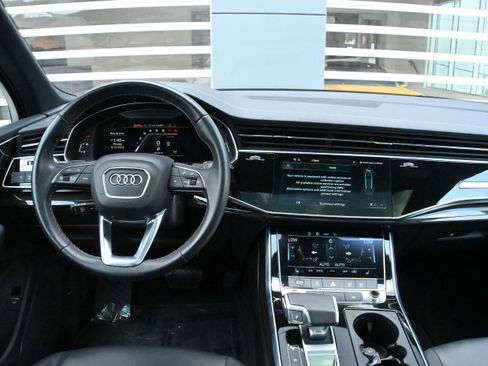 Certified 2025 Audi Q7 3.0T Premium w/ Convenience Package image 18