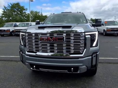 Certified 2026 GMC Sierra 3500 Denali w/ Technology Package AWD/4WD image 3