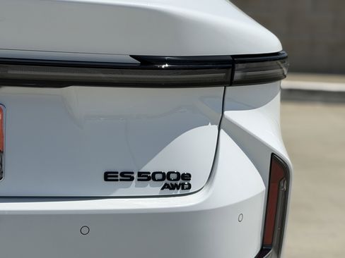 New 2026 Lexus ES 500e AWD/4WD image 11