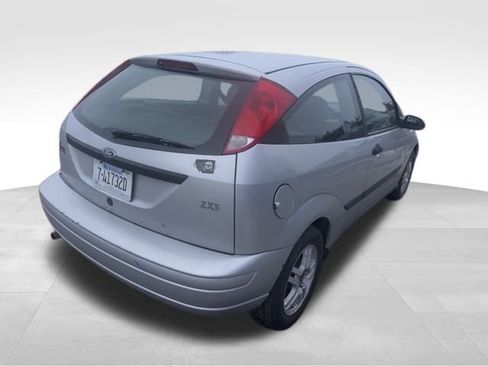 Used 2001 Ford Focus ZX3 Hatchback image 5