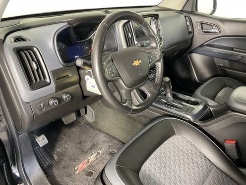 Used 2018 Chevrolet Colorado Z71 AWD/4WD image 3