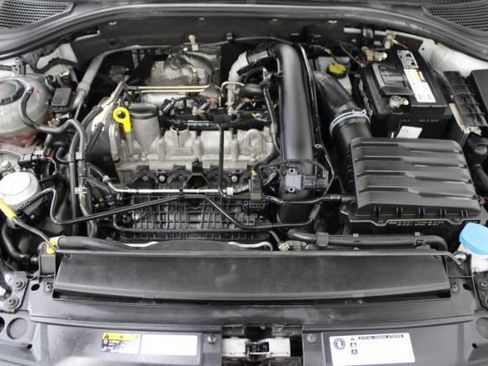 Used 2019 Volkswagen Jetta R-Line w/ R-Line Cold Weather Package FWD image 31