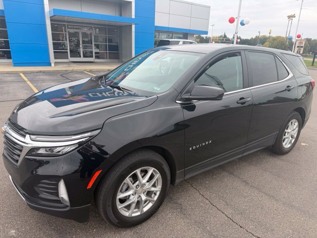 Used 2023 Chevrolet Equinox LT FWD image 2