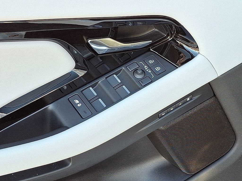 New 2026 Land Rover Range Rover Evoque Dynamic SE AWD/4WD image 8