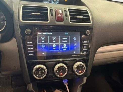Used 2016 Subaru Forester 2.5i Premium w/ Popular Package #2 AWD/4WD image 10