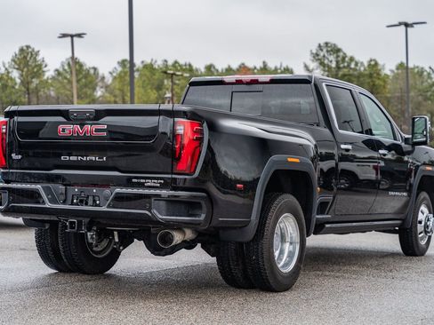 Used 2025 GMC Sierra 3500 Denali w/ Denali Reserve Package image 8