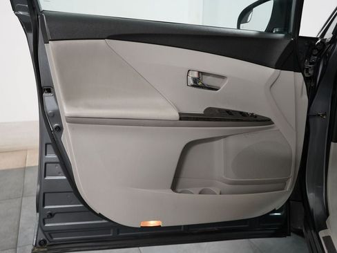 Used 2013 Toyota Venza LE FWD image 21