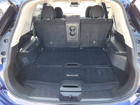 Used 2019 Nissan Rogue SV w/ Premium Package image 19