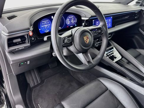Certified 2025 Porsche Macan Electric RWD image 4