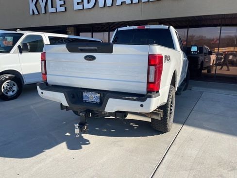 Used 2022 Ford F250 Lariat w/ Black Appearance Package image 6