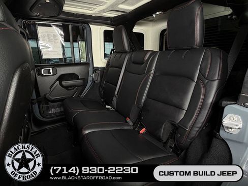 Used 2026 Jeep Wrangler Unlimited Rubicon AWD/4WD image 19