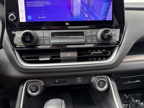 Used 2024 Toyota Grand Highlander Limited image 21