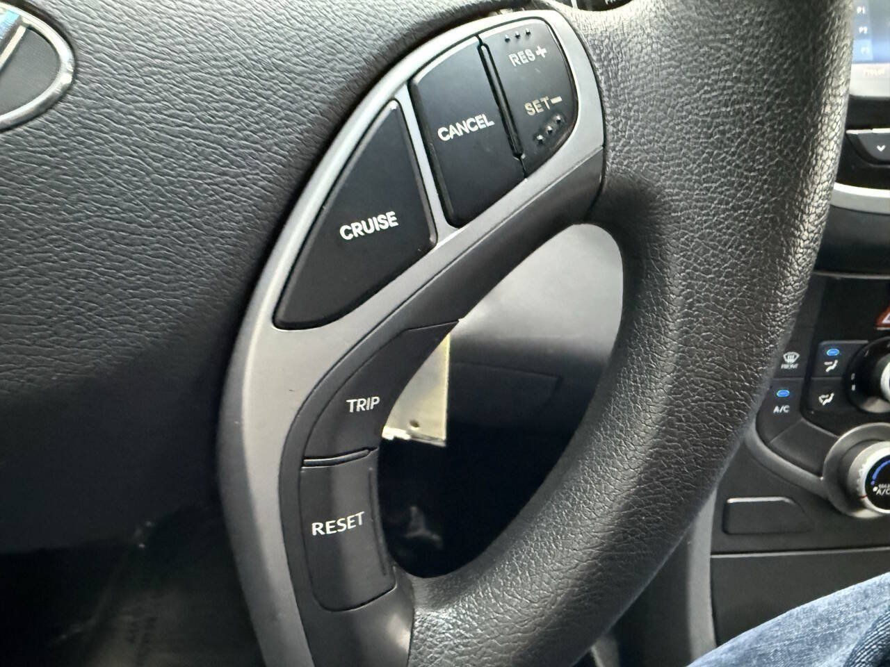 Used 2016 Hyundai Elantra SE w/ Option Group 02 FWD image 24