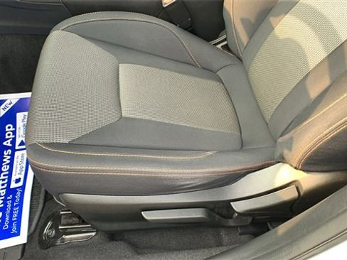 Used 2022 Subaru Crosstrek 2.0i Premium image 12