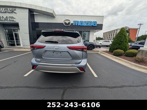 Used 2021 Toyota Highlander Platinum AWD/4WD image 7