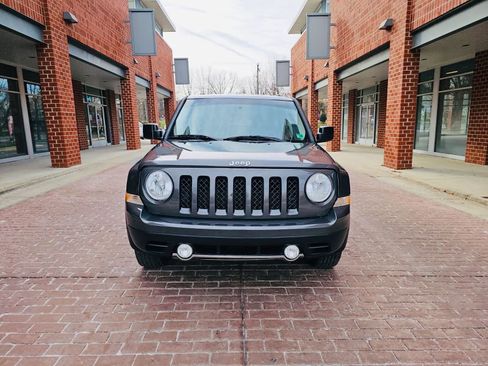 Used 2011 Jeep Patriot Latitude image 2