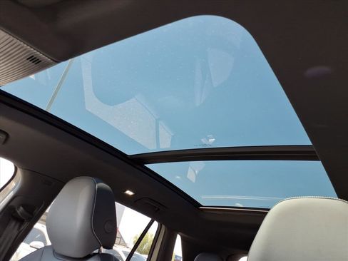 New 2026 Volkswagen Tiguan SE R-Line image 8