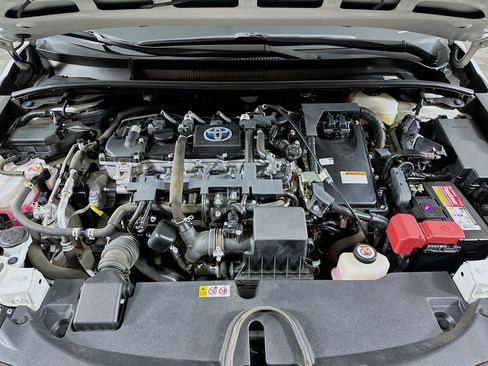 Used 2021 Toyota Corolla LE image 31